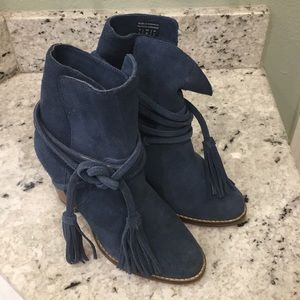 Aldo blue suede booties